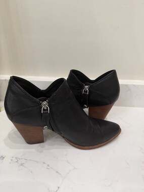 Frye Reed Shootie Black Leather Ankle Booties